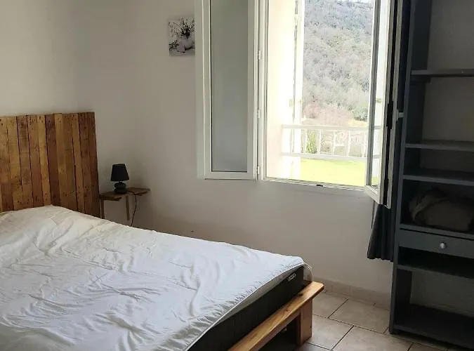 Les De Moussan * Montbrun-les-Bains