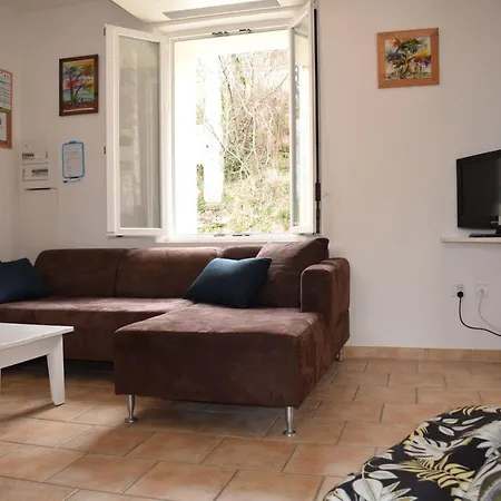 Les De Moussan Apartment