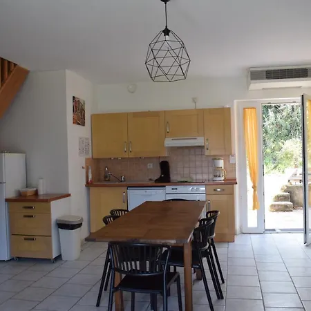 Les De Moussan Apartment *